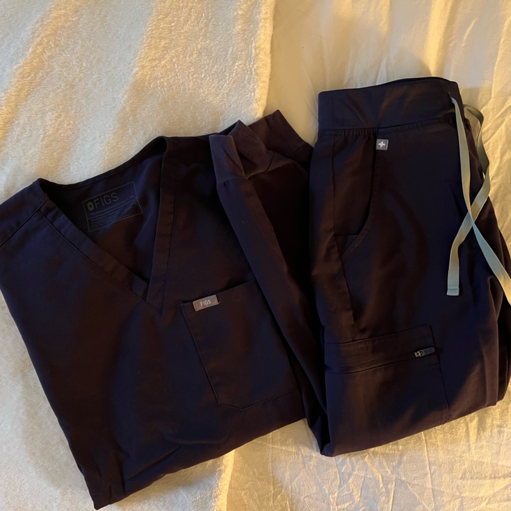 Figs Dark Purple Scrub Set